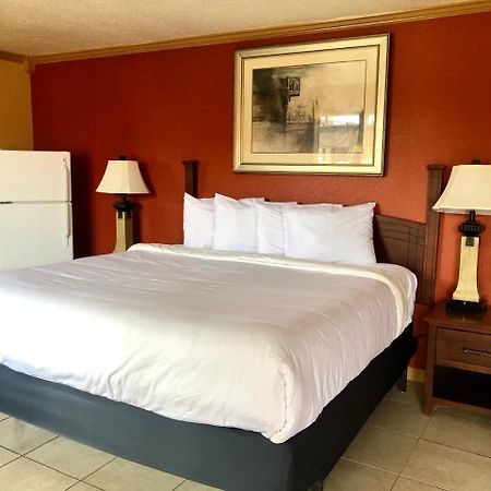Americas Best Value Inn North Port Exterior photo