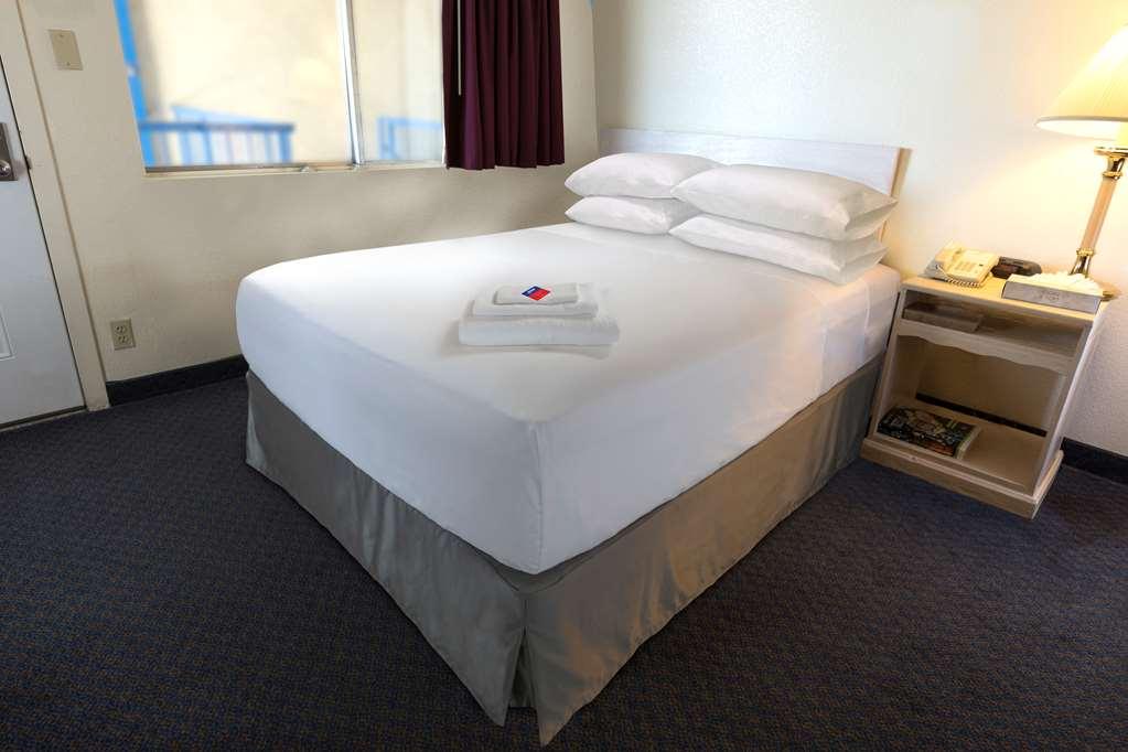 Americas Best Value Inn North Port Room photo