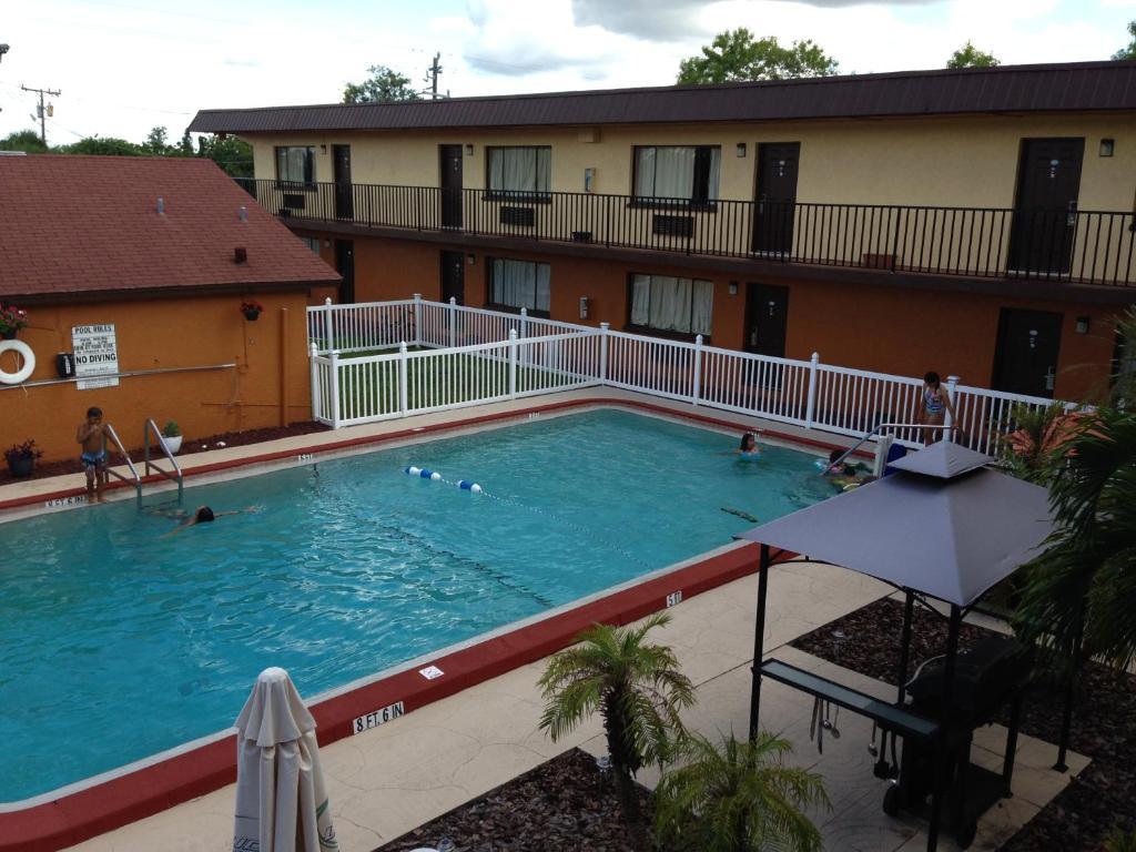Americas Best Value Inn North Port Exterior photo