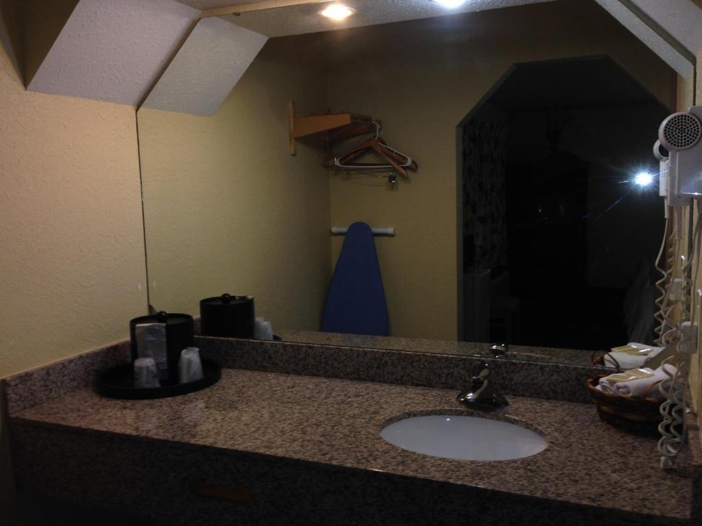 Americas Best Value Inn North Port Room photo