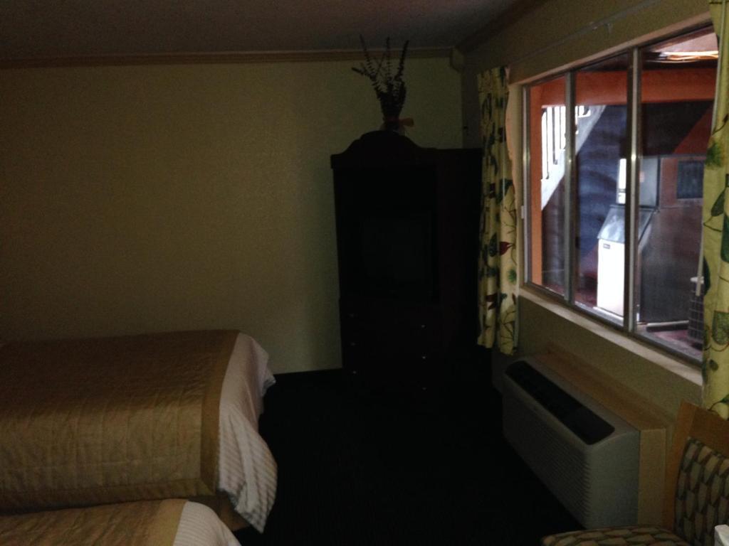 Americas Best Value Inn North Port Exterior photo