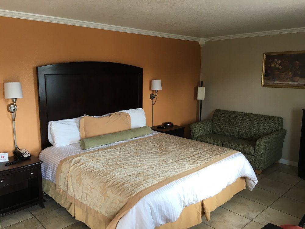 Americas Best Value Inn North Port Exterior photo