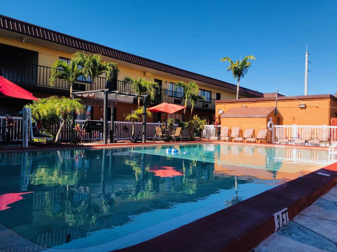 Americas Best Value Inn North Port Exterior photo