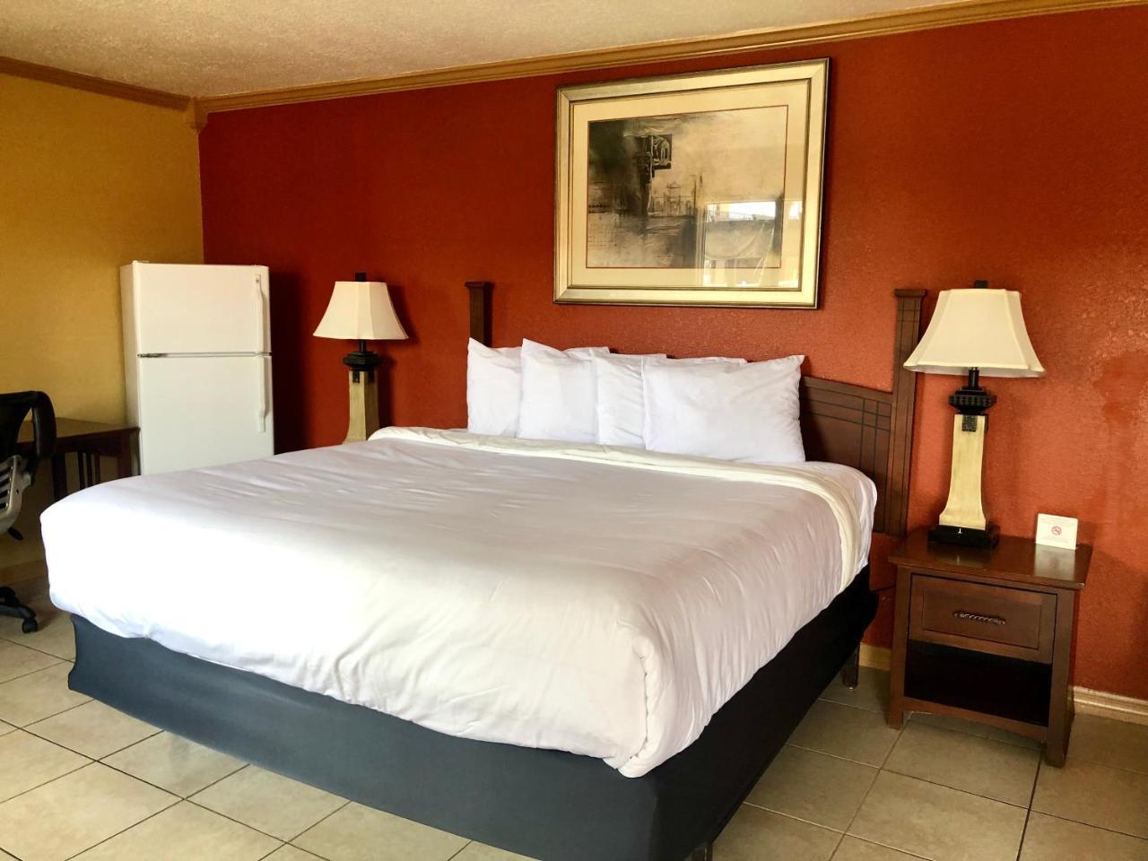 Americas Best Value Inn North Port Exterior photo